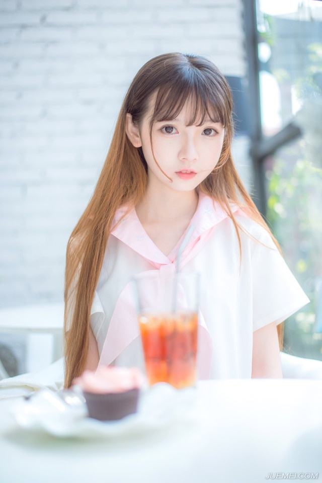 人在千里，家在心里；家在千里，人在心里。